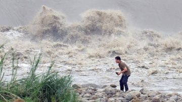 「梅姬」襲台灣 17級強風 雨量上看1300毫米