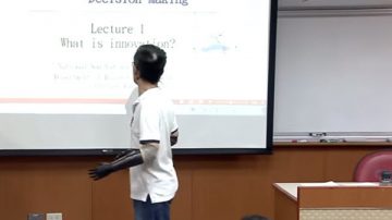 四肢被截重執教鞭 中大學生驚呼「奇蹟」