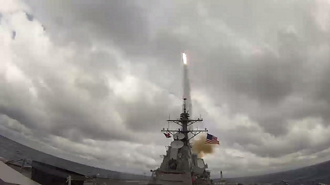 也門叛軍再射飛彈攻擊 美艦回撃轟炸雷達基地