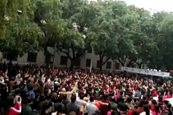 【禁聞 】西安萬人連日示威 反建垃圾焚化廠