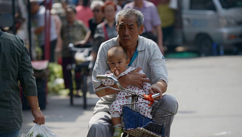 中国最大“寄血验子”案涉港 5万人吸2亿元