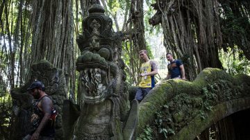 巴釐島度假聖地大橋坍塌 至少8死42傷