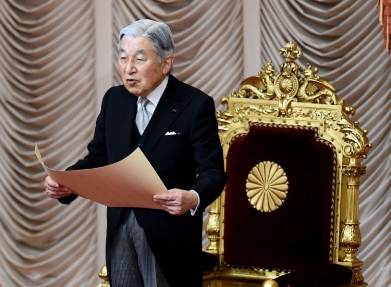 日天皇疑退位 事關國家基礎  安倍帶頭規劃