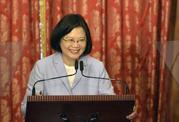 民調：蔡英文滿意度升至50.6％
