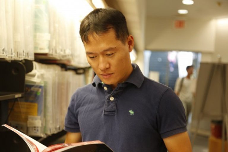 優秀班主任逃離中國: 不再做兩面人