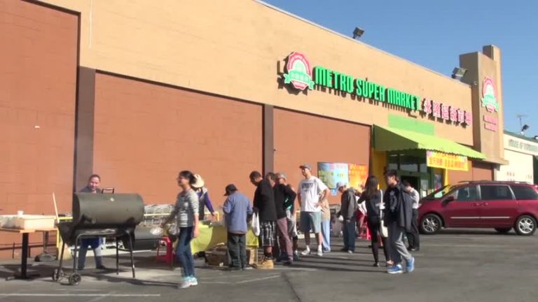 買火雞 吃BBQ 洛民眾歡度感恩節