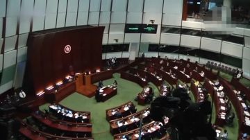 【十大禁聞之四】港議員宣誓風波 人大釋法攪局