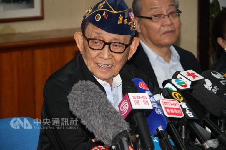 菲前總統羅慕斯 請辭赴中特使職務
