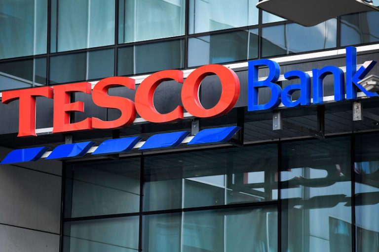 4萬賬戶遭駭 2萬丟錢 Tesco銀行被質疑