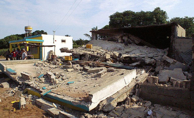 莫桑比克運汽油卡車爆炸 73死110傷