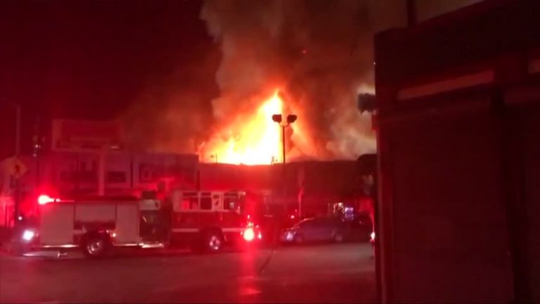 美國加州聚會爆發火災 至少9人喪生