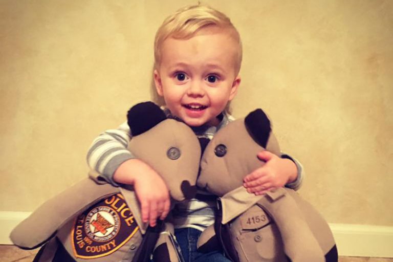 聖誕將至 美2歲童獲贈禮物感動數萬人