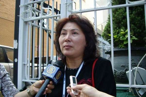 憶八年前經歷 紐約華人讚羅拉巴克重人權