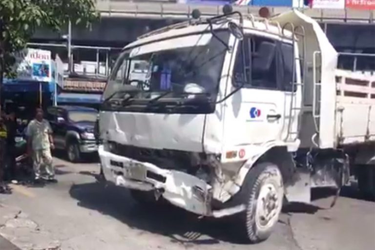 泰卡車沿路撞36輛車 警開槍攔停(視頻)
