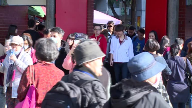 過年走春祈福 年初一民眾擠滿5大寺廟