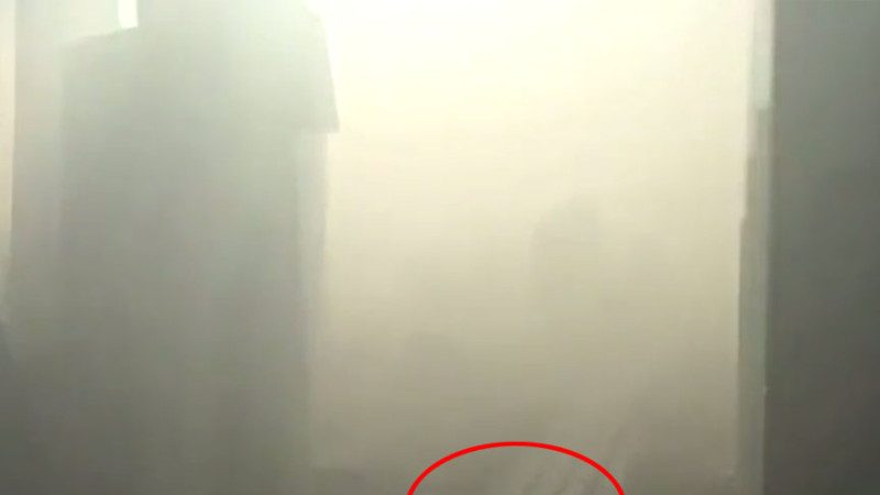 10秒钟震撼视频！阴霾来袭 北京瞬间变梦都