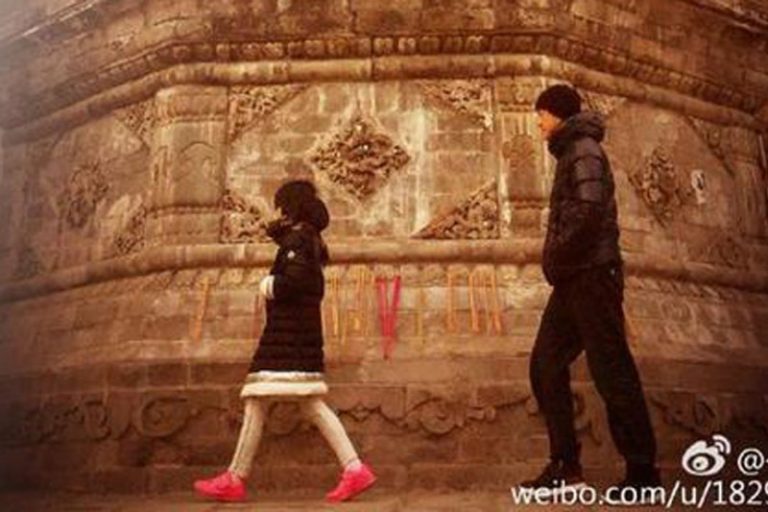 李亞鵬新年攜女出遊 10歲李嫣被讚像王菲