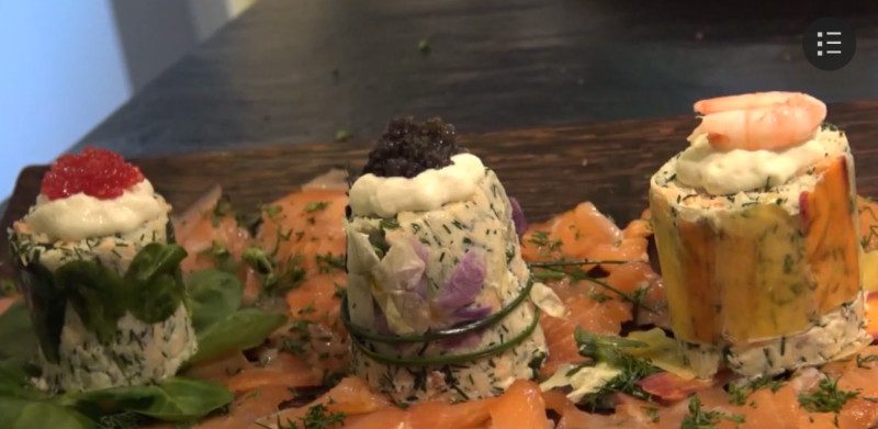 【食·文化】法國節慶餐桌必備佳餚: 燻鮭魚與冷魚捲