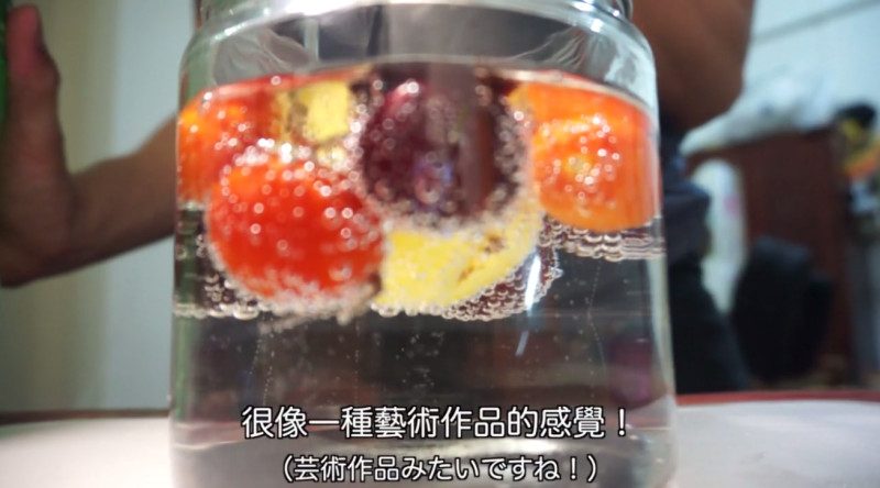 【食·文化】日本网路上很流行的：碳酸水果（气泡水果）的做法