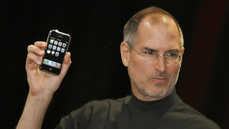 iPhone十週年 盤點當年嘲笑的大伽