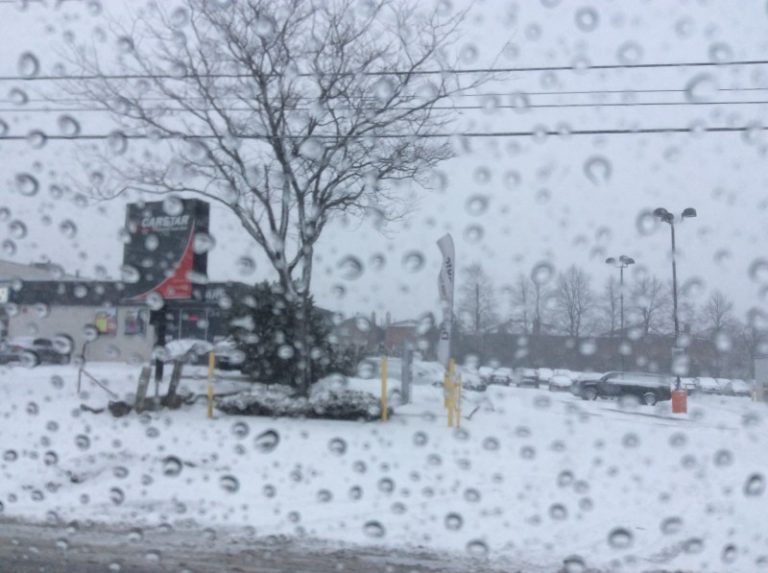 多倫多週二更多降雪下午或降雨 撒鹽車凌晨上路