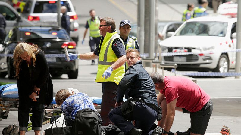 疯狂驾驶绕圈冲撞人群 澳洲墨尔本酿3死20伤