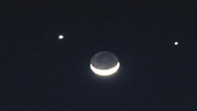 初四現「雙星伴月」天文奇景   網友：變天之兆