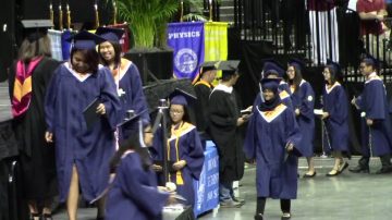 纽约市高中毕业率再上升 学业质量受质疑