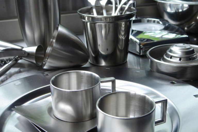 「不銹鋼餐具」竟有這麼大危害？使用時切記這幾點！