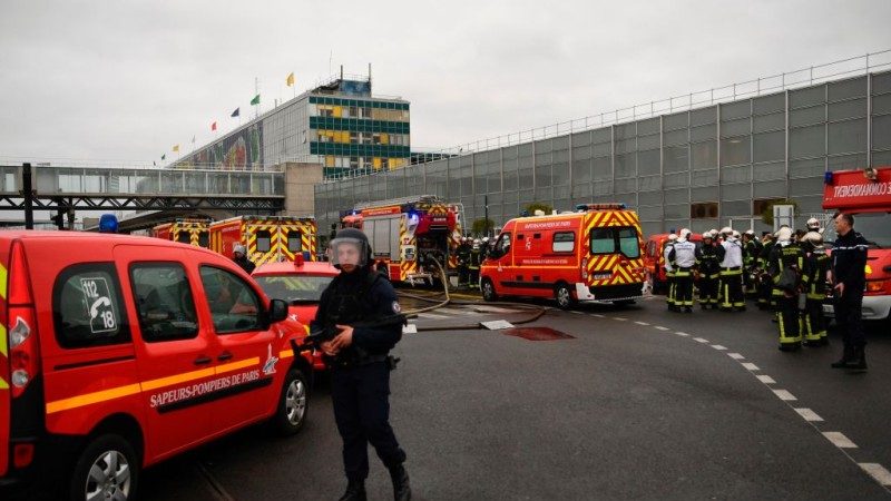 巴黎歐利機場軍人武器遭竊 歹徒被擊斃