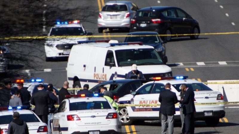 美国会山响枪 女子驾车撞警察 被捕