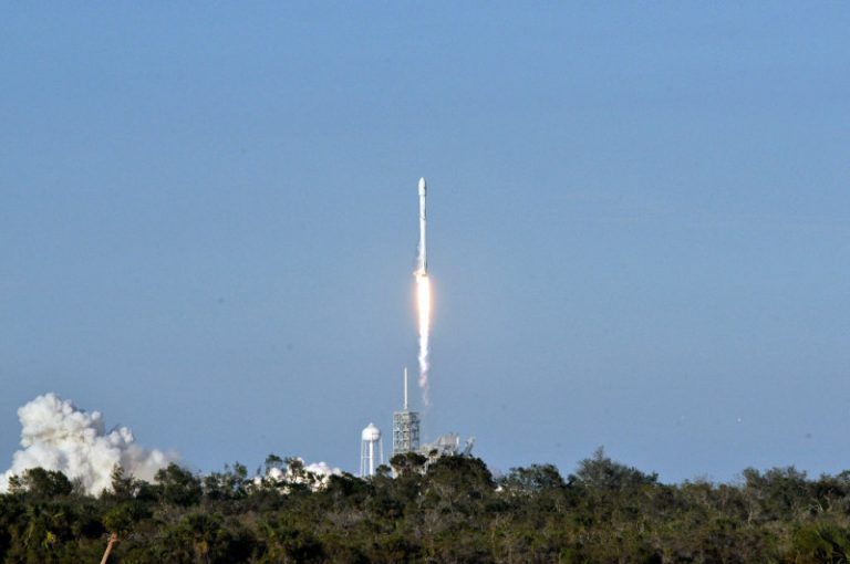 太空飛行邁大步 SpaceX成功發射「回收火箭」