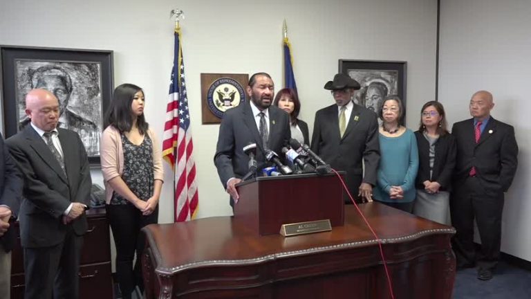 拖華裔下飛機缺乏人性 德州議員呼籲公正