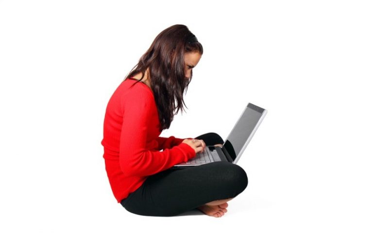 孩子們使用網路在做啥？ 調查結果讓大人驚呆