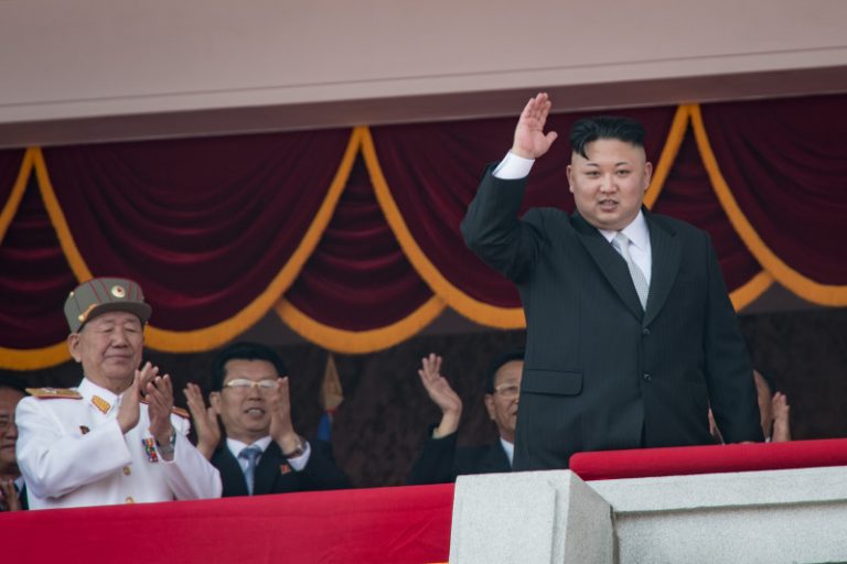 朝鮮閱兵炫武力 新式導彈運輸車被曝大陸造