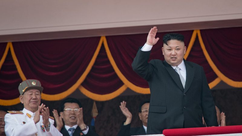 朝鲜阅兵炫武力 新式导弹运输车被曝大陆造