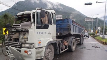 砂石車追撞遊覽車 日本觀光客蘇花公路驚魂