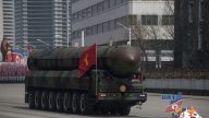 金正恩阅兵炫武力 美军事专家：都是玩具模型