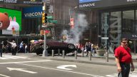 突发：纽约时代广场汽车撞人群 至少1死22伤(直播)