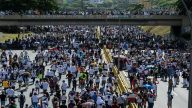 委內瑞拉警民對峙第50天 群眾堵首都道路