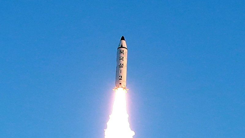 朝鲜：金正恩批准发射“北极星2”中程飞弹