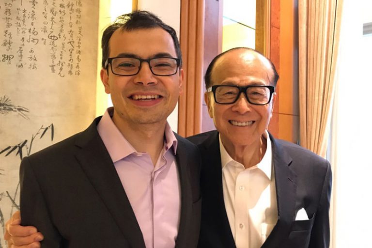 李嘉誠聽AlphaGo之父上課 數度激動起身 對人工智能存顧慮
