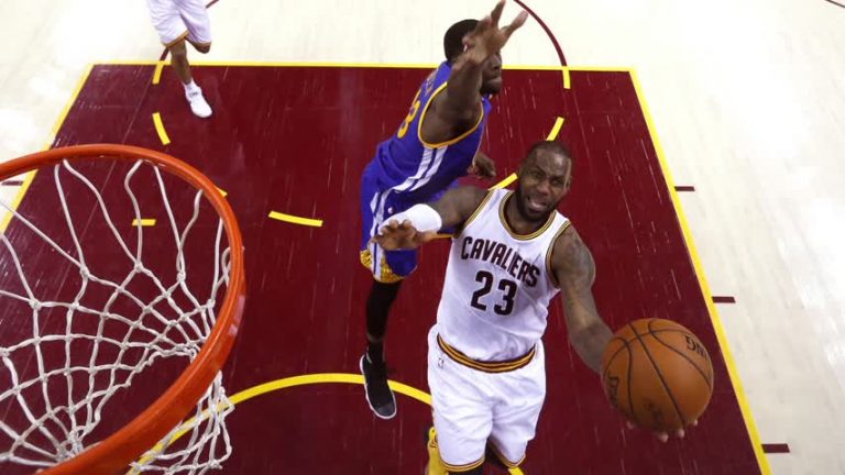 NBA第四戰  騎士飆分破勇士  保留冠軍懸念