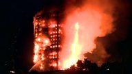 伦敦24层公寓楼深夜起火 伤亡惨重