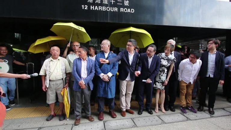 港傘運9人被控 拒認煽動罪