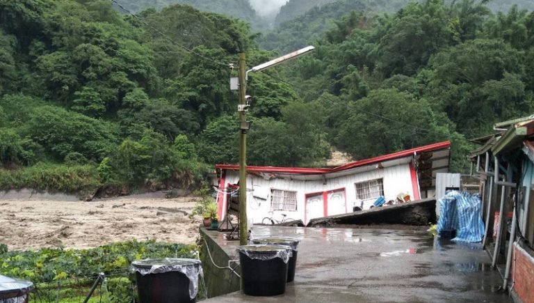 鋒面不走 北台灣強降雨 中南部午後雨勢趨緩