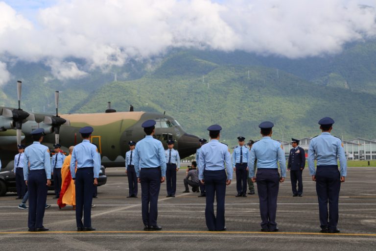 最後飛行！齊柏林等3人遺體軍機運回台北