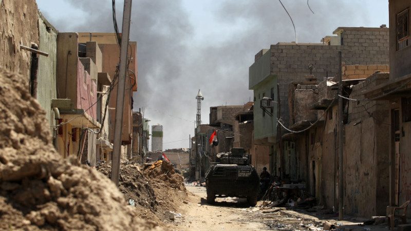 法记者团伊拉克误踩地雷 1死2重伤