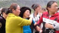 四川山體滑坡 逾90人失蹤 家屬焦急痛哭