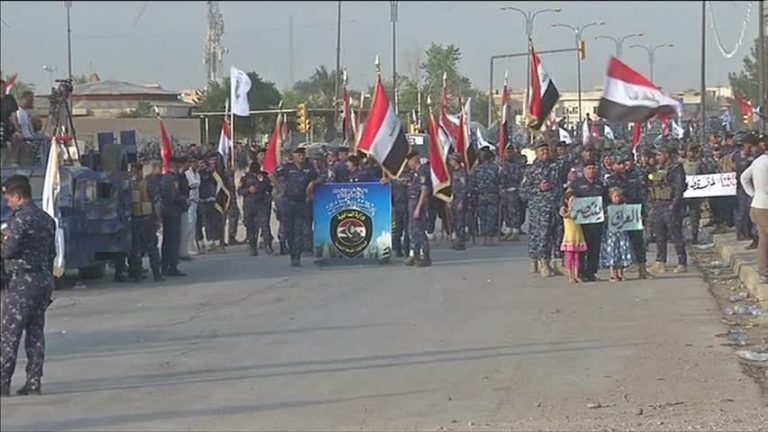 擊潰ISIS 伊拉克士兵在摩蘇爾慶祝